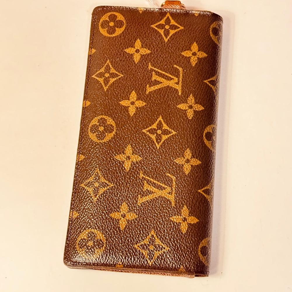 Louis Vuitton Brown and Gold Monogram Clutch - Picture 5 of 16